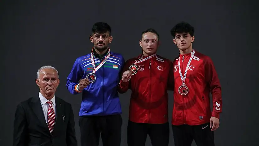 İzmirli Güreşçilerden Uluslararası Arenada Çifte Altın