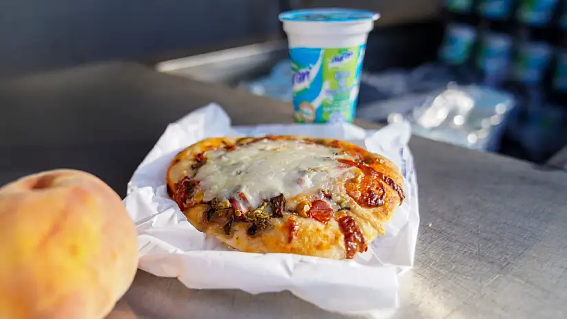 İzmirli Minikler Beslenme Paketiyle Derse Karnı Tok Başlıyor