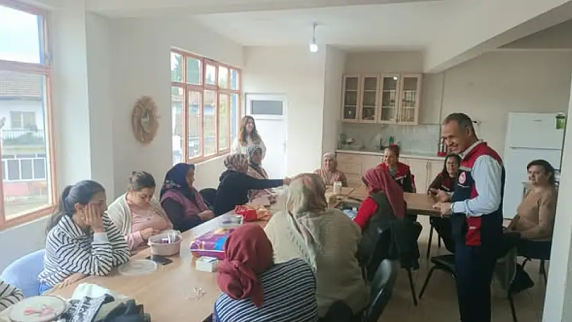 KİRAZ'DA KADIN ÜRETİCİLERE ŞAP HASTALIĞI VE BİTKİSEL ÜRETİM EĞİTİMİ