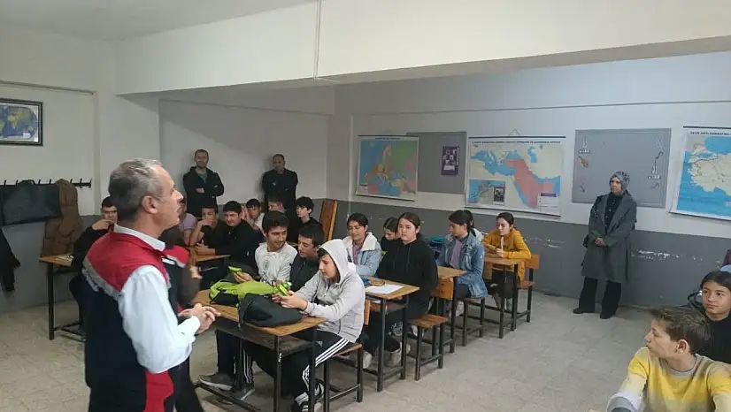 KİRAZ'DA ÖĞRENCİLERE GIDA VE SU BİLİNCİ EĞİTİMİ