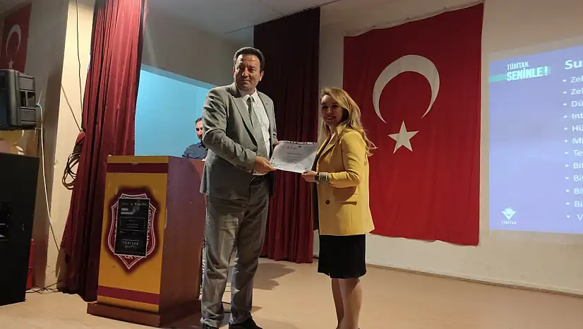 Kiraz'da TÜBİTAK Bilim Söyleşisi: 'Bitki Zekâsı ve Dili' Konuşuldu