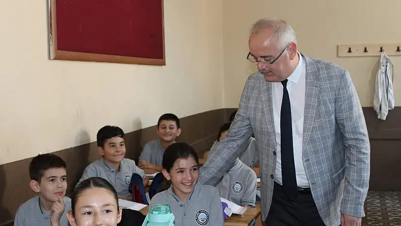 MİLLİ EĞİTİM MÜDÜRÜ DESTİCİOĞLU, ÖDEMİŞ ORTAOKULUNDA EĞİTİM ÇALIŞMALARINI YERİNDE İNCELEDİ