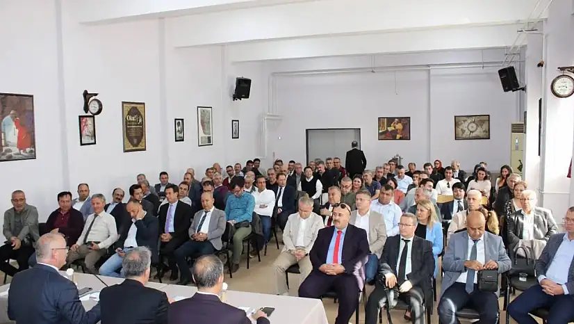 ÖDEMİŞ'TE OKUL MÜDÜRLERİ DEĞERLENDİRME TOPLANTISINDA BULUŞTU