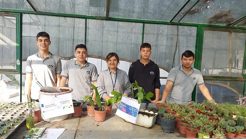 ÖDEMİŞ'TE TARIM ÖĞRENCİLERİNDEN ERASMUSDAYS ETKİNLİĞİ