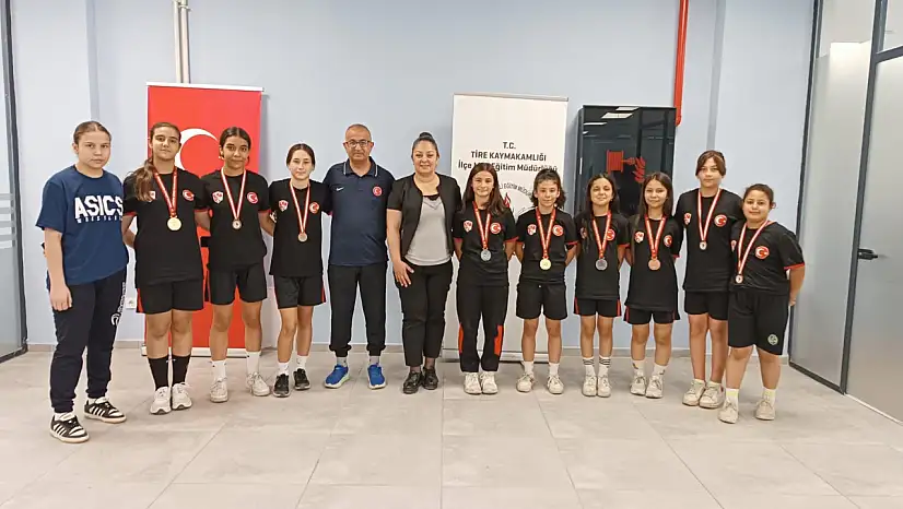 Şampiyon Güreşçilerden İlçe Milli Eğitim Müdürüne Anlamlı Ziyaret