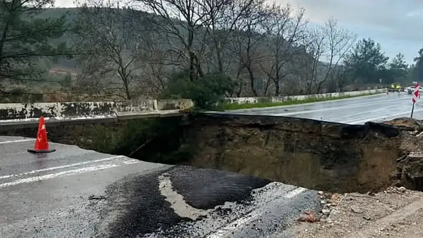 Selçuk – Ortaklar yolu çökünce ulaşım durdu