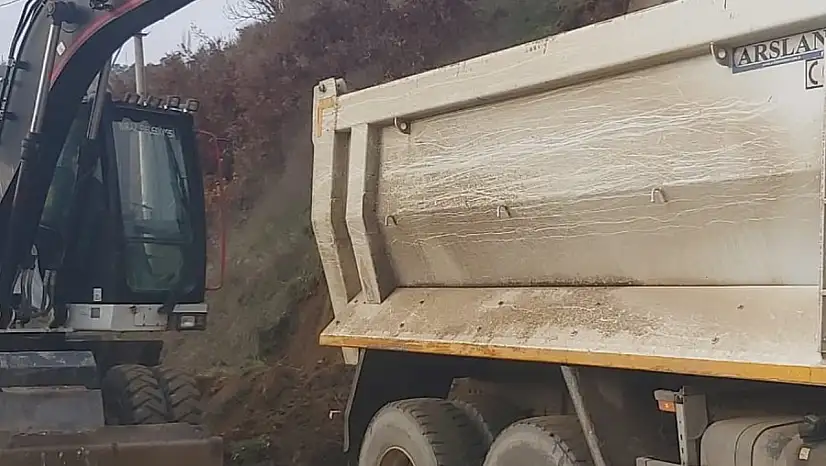 UMURLU MAHALLESİ'NDE ŞARAMPOL GENİŞLETME ÇALIŞMASI