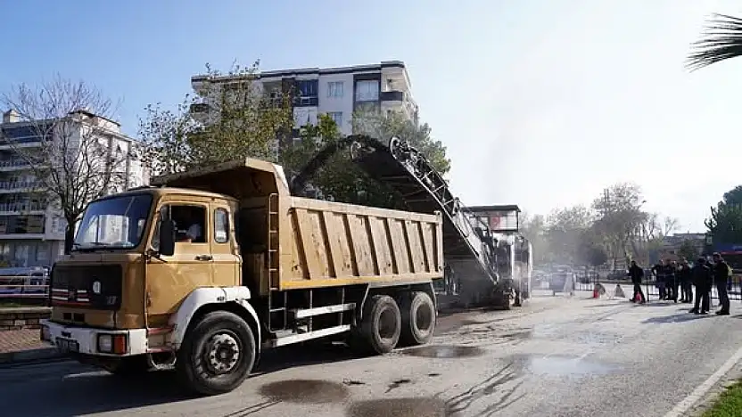Adnan Menderes Mahallesi'nde Asfalt Yenileme Çalışmaları Başladı