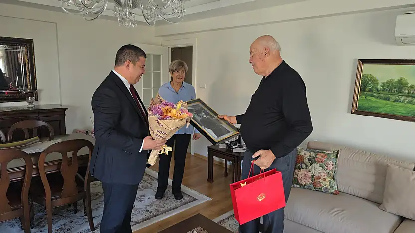 Başkan Okuroğlu'ndan Öğretmenler Günü'nde Anlamlı Ziyaret