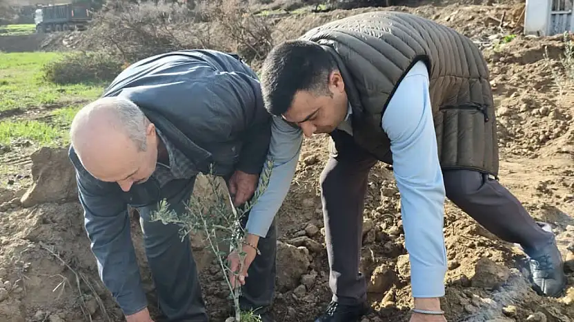 BBP Ödemiş İlçe Teşkilatından Üzümlü Mahallesi'nde Anlamlı Fidan Dikimi