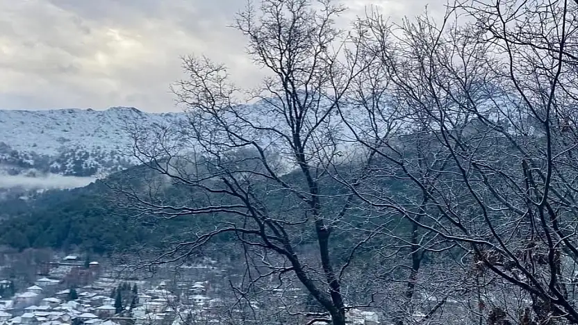 BOZDAĞ 2025'İN SON SABAHINA KARLA UYANDI