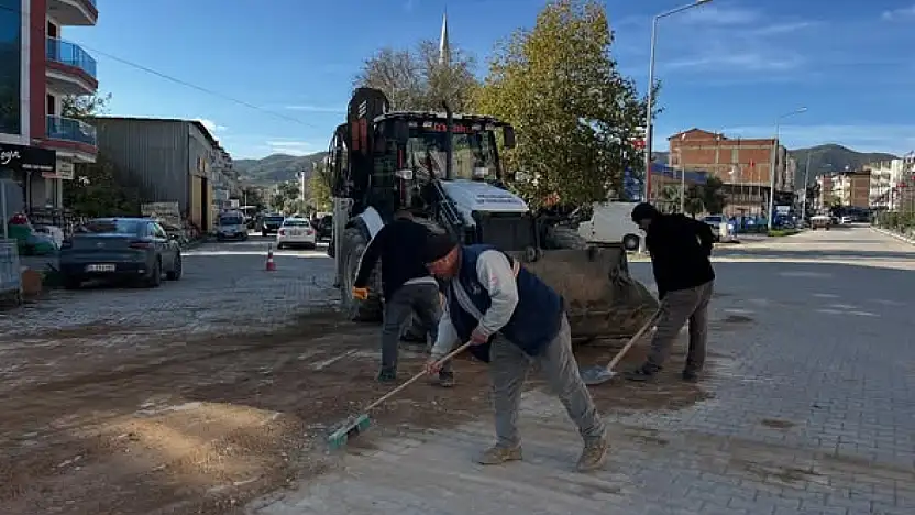 Cumhuriyet Mahallesi'nde Parke Taşı Onarımı