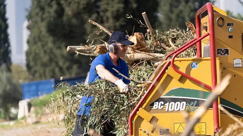 İzmir Büyükşehir Belediyesi Yeşil Atıkları Kompost Gübreye Dönüştürüyor: Ekolojik ve Ekonomik Dönüşüm
