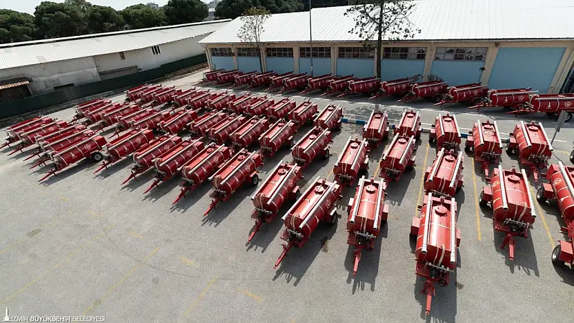 İzmir Büyükşehir'in Yangın Tankerleri Ormanları Kurtardı