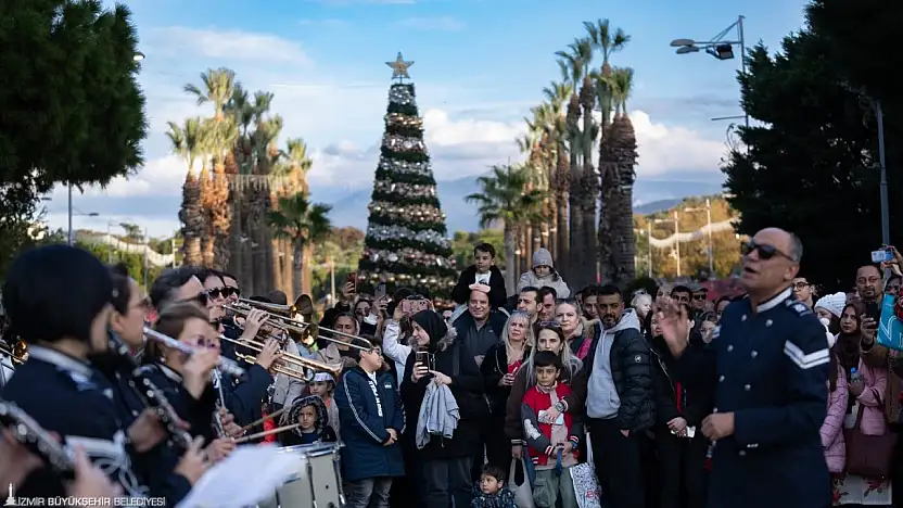 İzmir Yeni Yıla Renkli Festivalle Giriyor