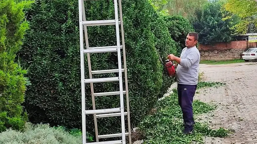 Kiraz Belediyesi'nden Yeşil Alanlarda Yoğun Bakım Çalışması