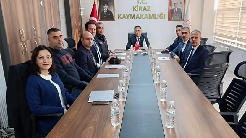 KİRAZ'DA BAĞIMLILIKLA MÜCADELE MASAYA YATIRILDI