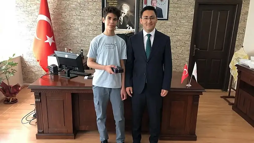 Kiraz Kaymakamı Karahan'dan LGS Şampiyonu Melih Demirel'e Tebrik Ziyareti