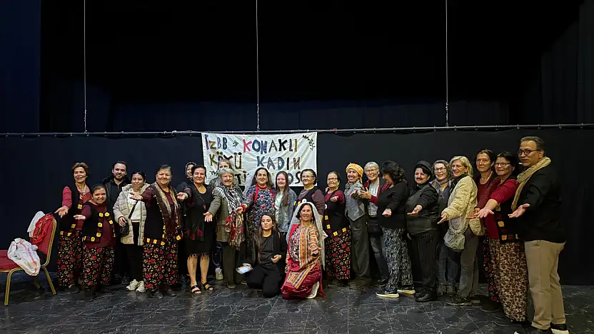 Konaklı Köyü Kadın Tiyatrosu'ndan Alkış Fırtınası: Bir Zamanlar Ödemiş'te Sahnede Hayran Bıraktı