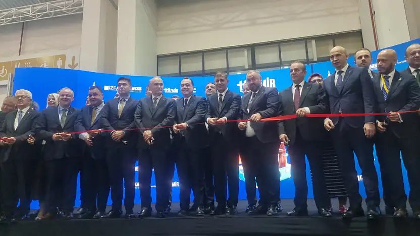 MEDSPARC Uluslararası İş Zirvesi İzmir'de Başladı: Dr. Cemil Tugay Açılışta Konuştu