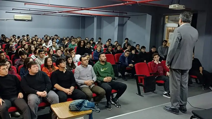 Ödemiş Ayhan Kökmen Fen Lisesi'nde kariyer günü