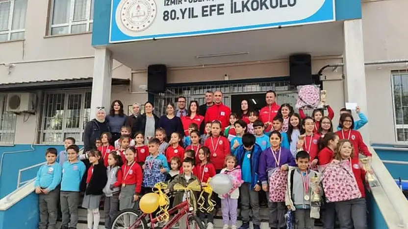 Ödemiş Kızılay'dan 80. Yıl Efe İlkokulu Öğrencilerine Teşekkür ve Hediye