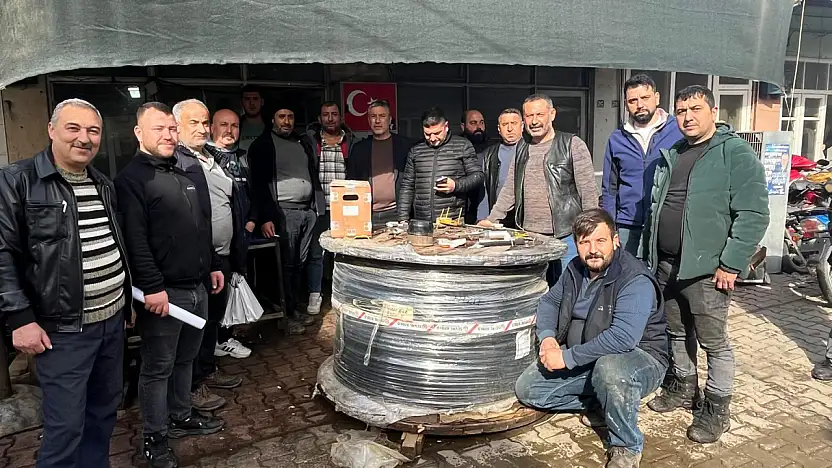 ÖDEMİŞ MADENİ İŞLER DEMİRCİLER ODASI BAŞKAN ADAYI HAKAN GÜÇLÜ YAĞMUR ÇAMUR DEMEDEN SAHADA