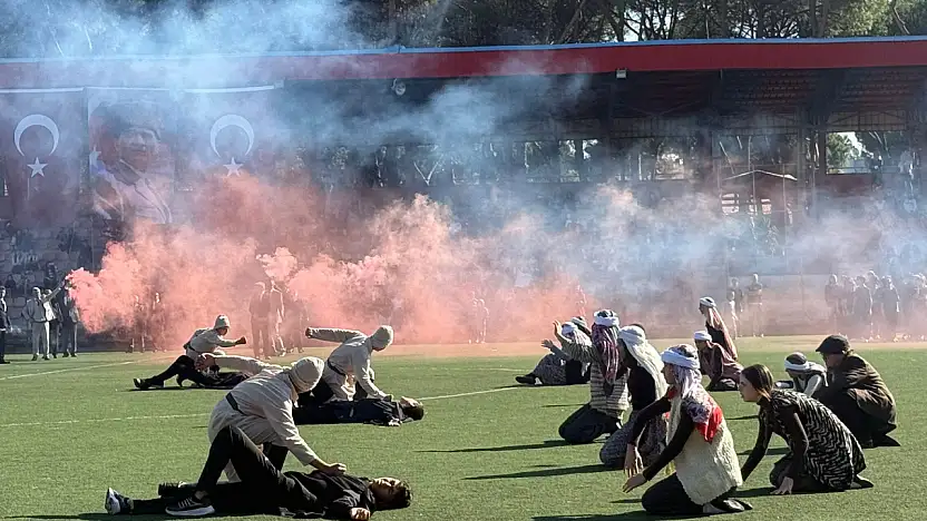 ÖDEMİŞ'TE CUMHURİYETİN 102. YILI COŞKUYLA KUTLANDI