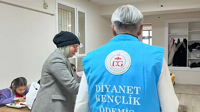 ÖDEMİŞ'TE DİYANET GENÇLİKTEN YERLİ MALI ETKİNLİĞİ