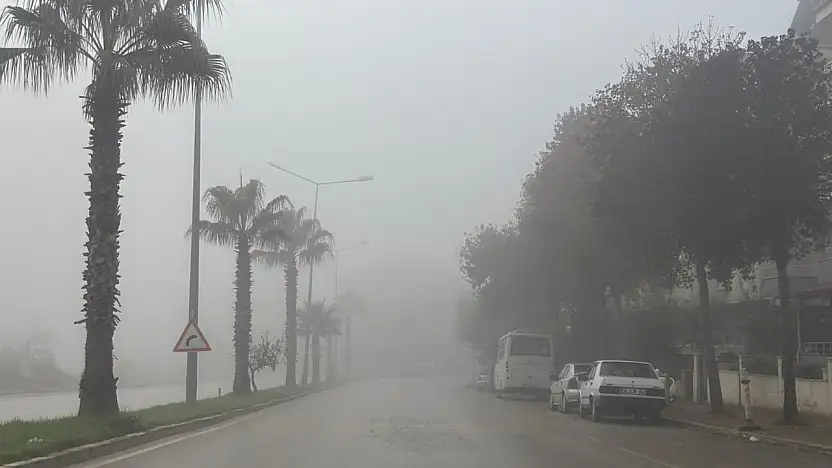 ÖDEMİŞ 'TE SABAH SAATLERİNDE SİS ETKİLİ OLDU