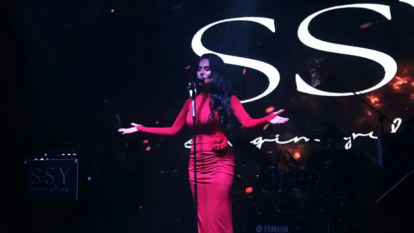 ÖDEMİŞ'TE SEVGİM YILMAZ KONSERİNE YOĞUN İLGİ