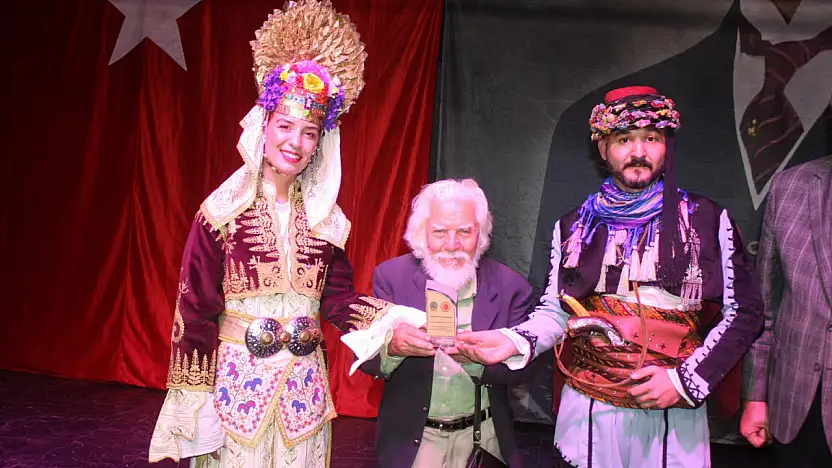 'Savaş–Recep Başsoy Türkçemize Özen Dil ve Yazın Ödülleri' 10. Yarışması Ödemiş'te Gerçekleşti