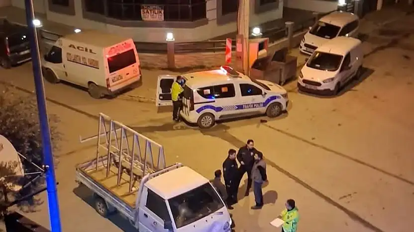 SÜLEYMAN DEMİREL MAHALLESİ'NDE TRAFİK ENDİŞESİ: MAHALLELİ KASİS İSTİYOR