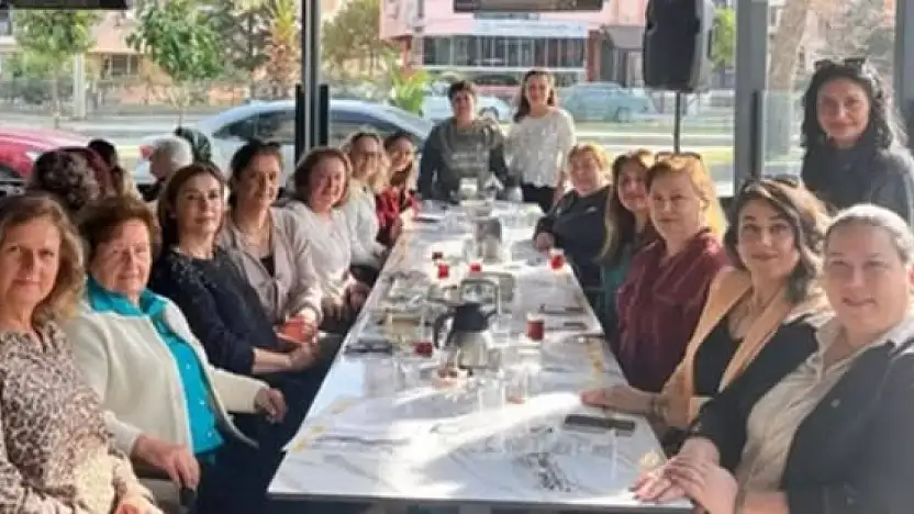 Tire Yardımsevenler Derneği'nden Öğretmenler Günü'nde Kadınlara Özel Etkinlik