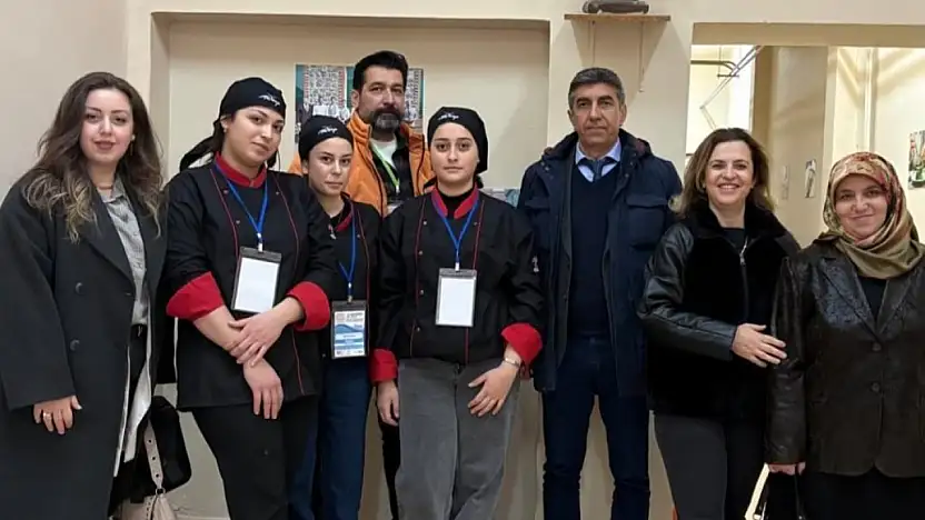 Tireli öğrencilerden bronz başarı