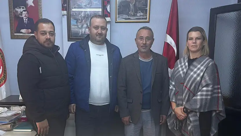 TV9 VE KÜÇÜK MENDERES GAZETESİ'NDEN ÖDEMİŞ BERBERLER ODASI BAŞKANI ÖMER SEZGİN'E ZİYARET