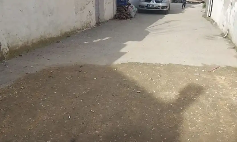3. EYLÜL MAHALLESİ SAKİNLERİNDEN YOL TEPKİSİ: '2 SENEDİR BU ÇİLEYİ ÇEKİYORUZ'