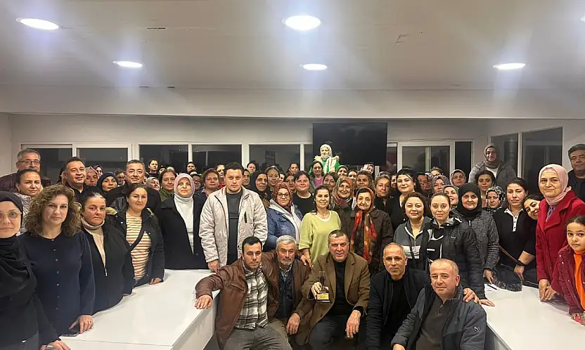ARİS MEDYA A.Ş. VE VİZYON MEDYA'DAN BAŞKAN MURAT ÖNCEL'E 'YILIN İLÇE BAŞKANI' ÖDÜLÜ