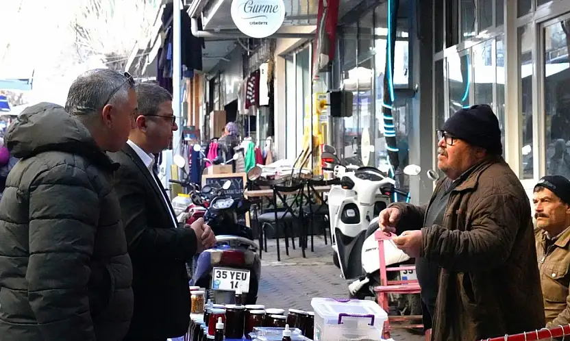 BAŞKAN OKUROĞLU SALI PAZARI'NDA ESNAF VE VATANDAŞLA BULUŞTU