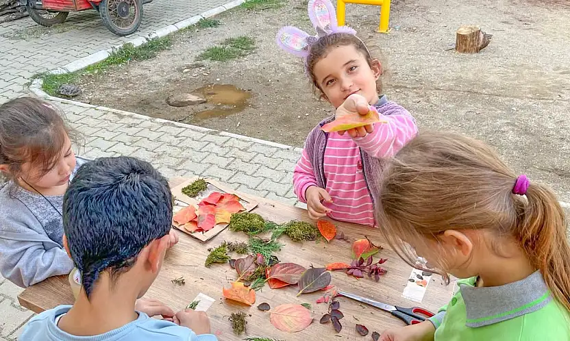Bayındır Gençleri Doğadan İlham Aldı: Kitap Ayraçları Hazırladılar
