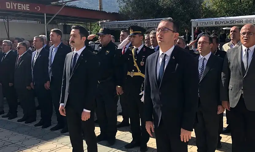 Beydağ'da Cumhuriyet Bayramı Coşkusu: Çelenk Töreniyle Kutlamalar Başladı