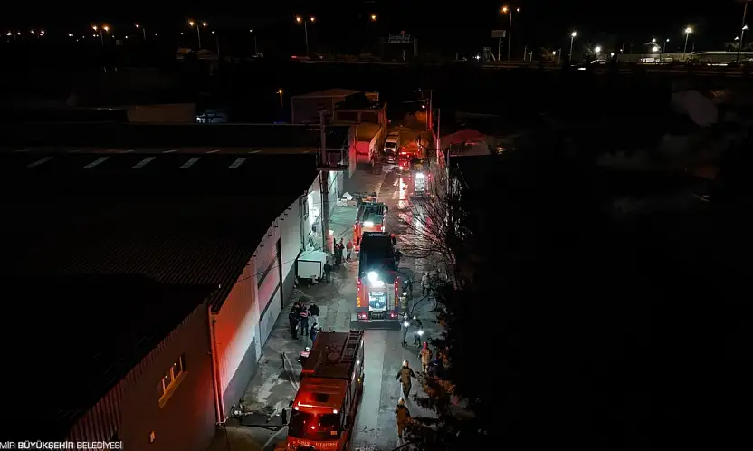 Buca'da Mobilya Atölyesinde Yangın Paniği