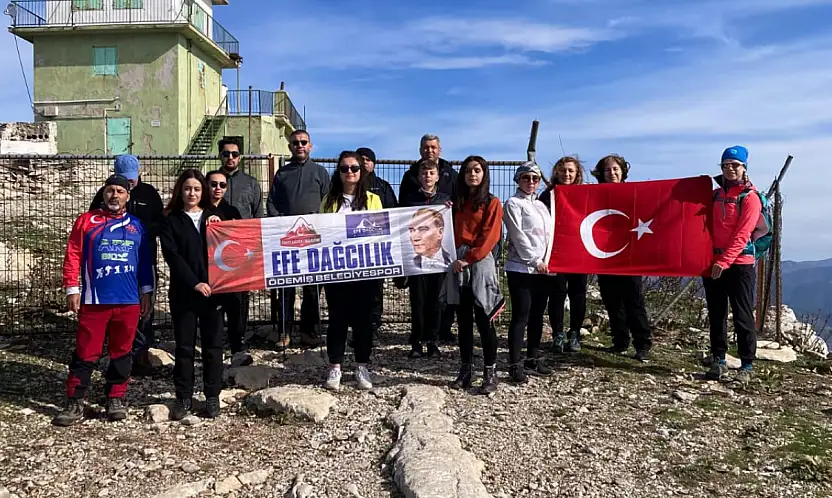 Efe Dağcılık'tan Keldağ'da Anlamlı 10 Kasım Zirve Yürüyüşü