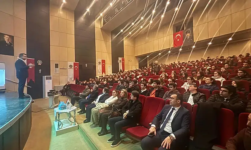 GENÇ LİDER ADAYLARINA İLHAM VEREN KONFERANS