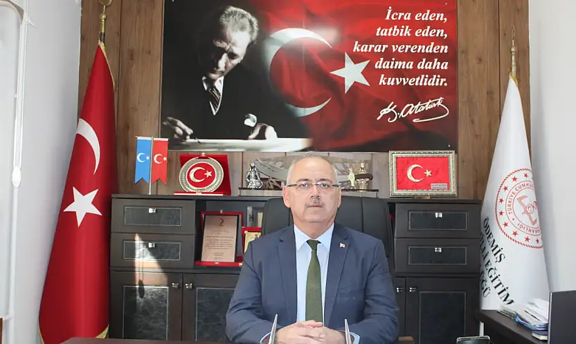 İlçe Millî Eğitim Müdürü Sunullah Desticioğlu'ndan 24 Kasım Öğretmenler Günü Mesajı