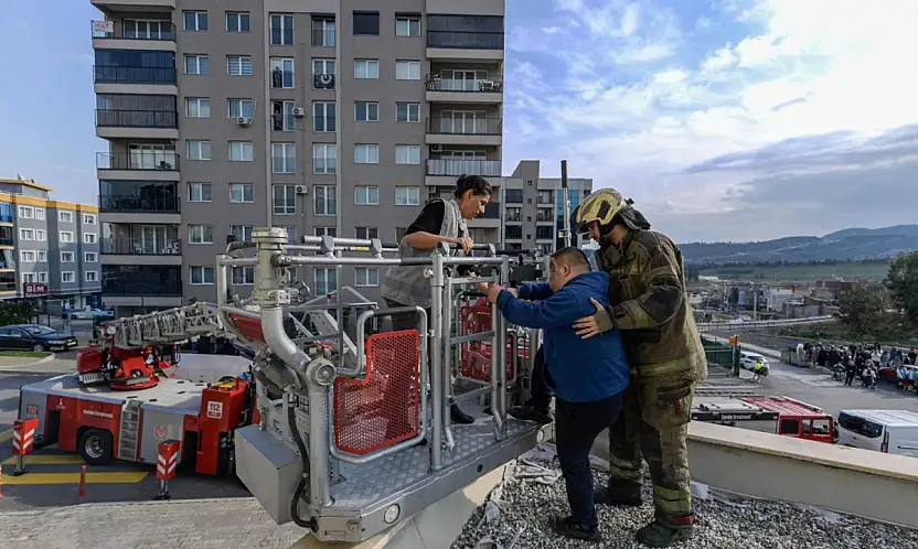 İZMİR'DE ENGELLİLER İÇİN AFET TATBİKATI GERÇEKLEŞTİRİLDİ