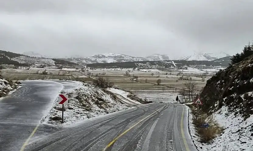 İZMİR'İN ZİRVESİNDE KIŞ ALARMI: EKİPLER SAHADA