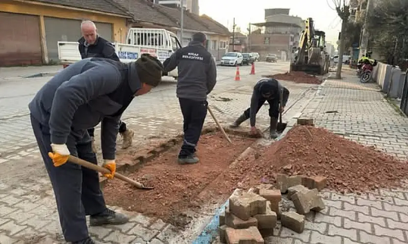 KİRAZ BELEDİYESİ'NDEN YENİMAHALLE'DE YOL ONARIMI