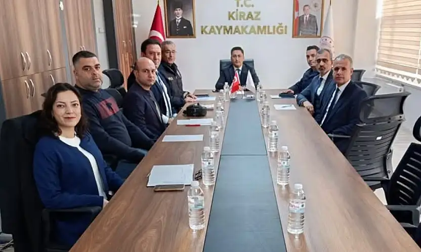 KİRAZ'DA BAĞIMLILIKLA MÜCADELE MASAYA YATIRILDI