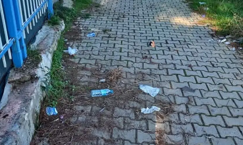 Kiraz'da Çay Kenarı Yürüyüş Yolu Öğrenciler ve Vatandaşlar İçin Tehlike Oluştu